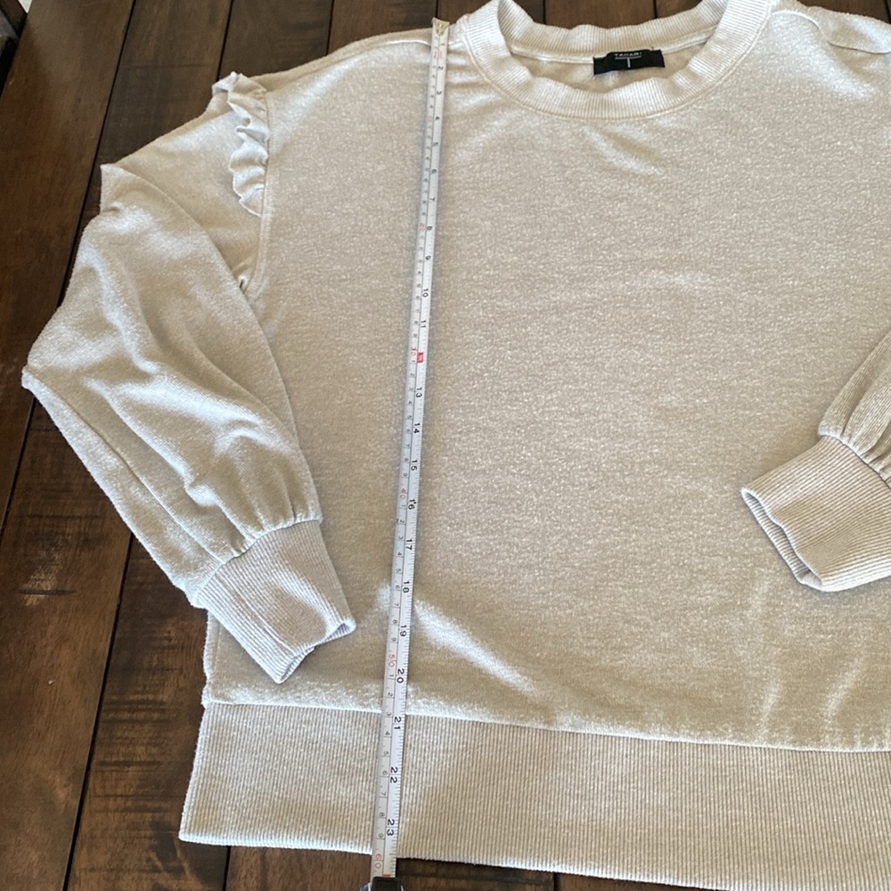 Tahari Ruffle Sweater - Large - Picture 7 of 8